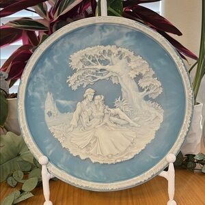 “Your Fair Eyes” Incolay Cameo Stone Plate Vintage 1988 EUC